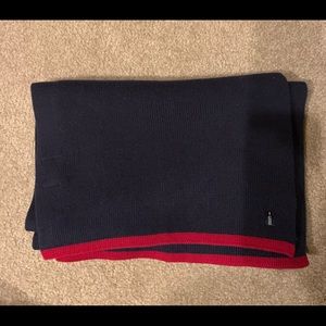 Tommy Hilfiger preppy designer navy and red trim cotton knit scarf